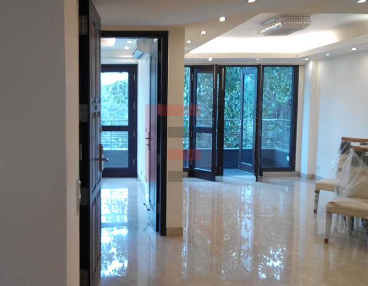 ディフェンスコロニー、3LDKアパートメント