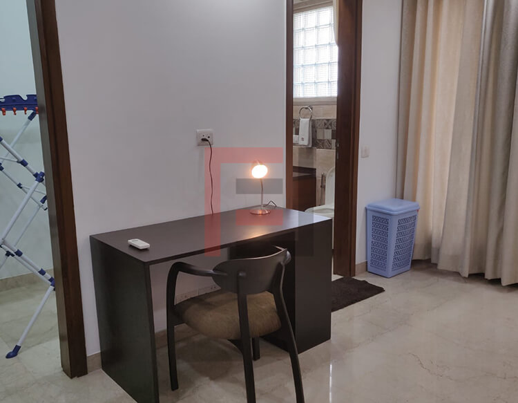 ディフェンスコロニー、3LDKアパートメント