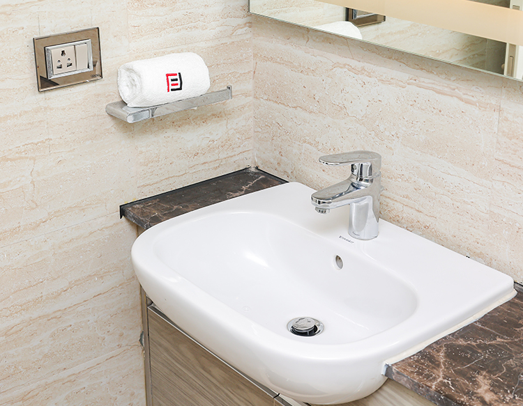 DLF The Crest、3LDKのアパートメント