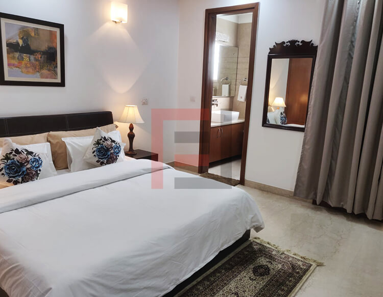 ディフェンスコロニー、3LDKアパートメント