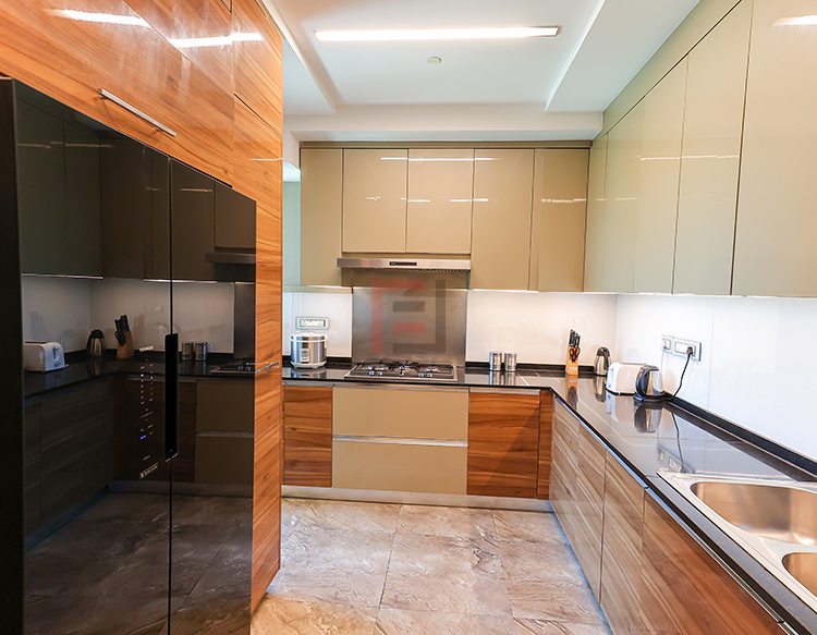 DLF The Crest、3LDKのアパートメント