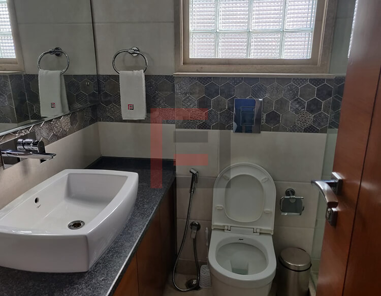 ディフェンスコロニー、3LDKアパートメント