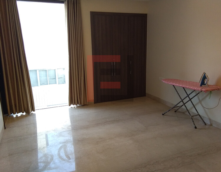 ヴァサントヴィハール－4LDKアパートメント