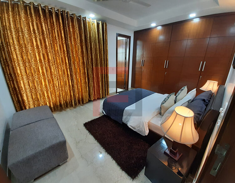 ディフェンスコロニー、3LDKアパートメント